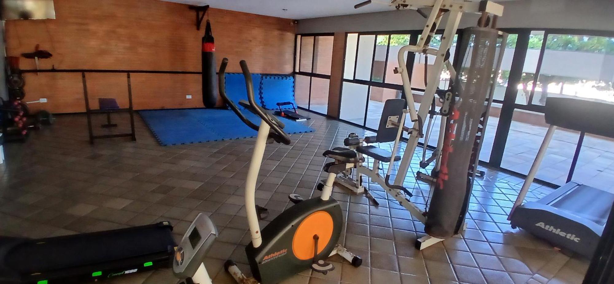 Apartment Vista: Beachfront Fitness & Leisure