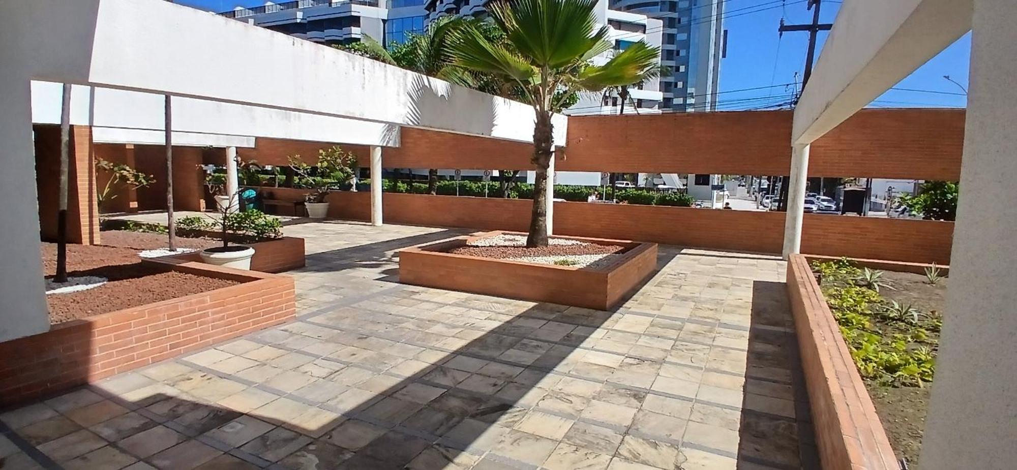 Apartment Vista: Beachfront Fitness & Leisure